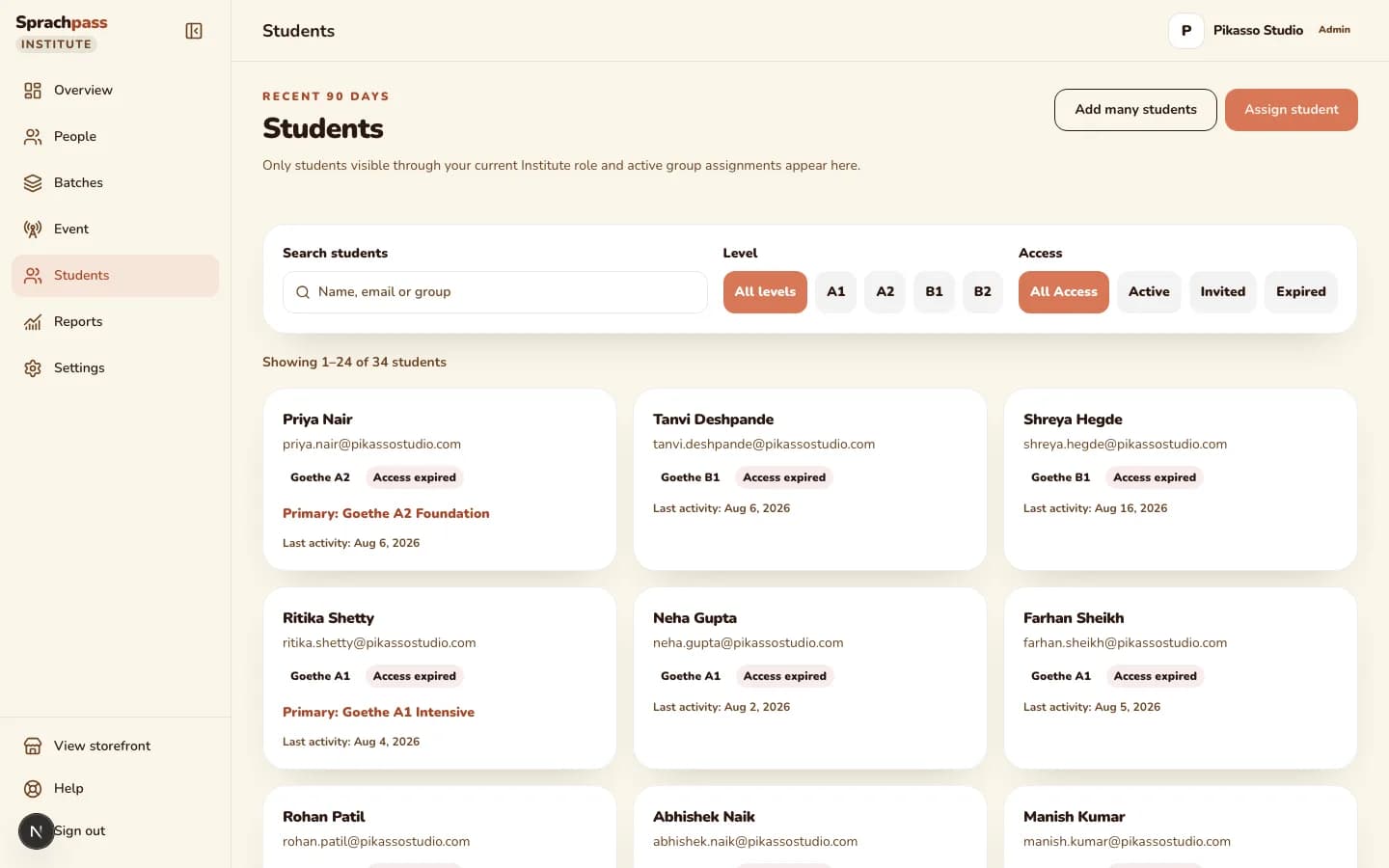 The institute cockpit's Students view with search, level and access filters, licence state and primary batch for each student
